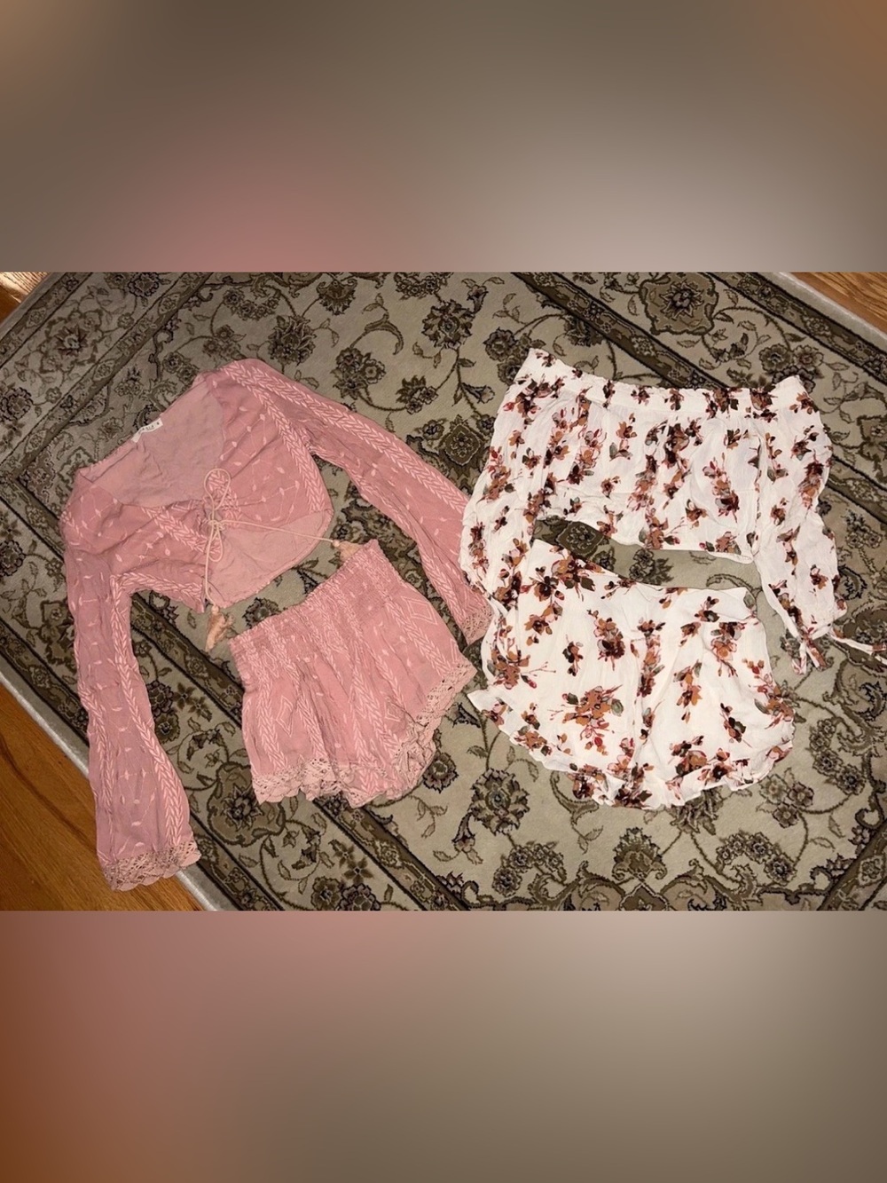 Lot of 4 Piece ILLA ILLA Women’s Matching Sets Tops and Shorts Size Small